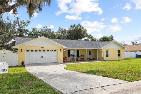 House in Valrico, Florida 3 bedrooms, 211.26 sq.m. № 2196257 - photo 2