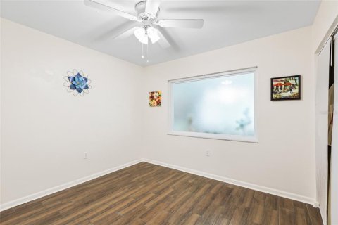 House in Valrico, Florida 3 bedrooms, 211.26 sq.m. № 2196257 - photo 29