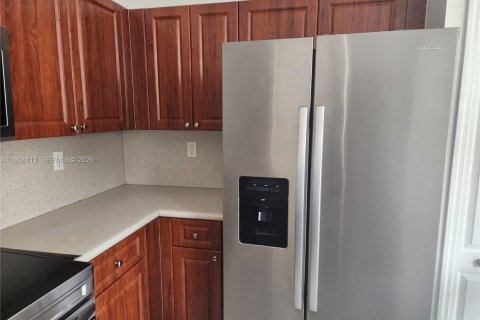 Touwnhouse à louer à Hialeah, Floride: 3 chambres, 128.76 m2 № 2011929 - photo 24