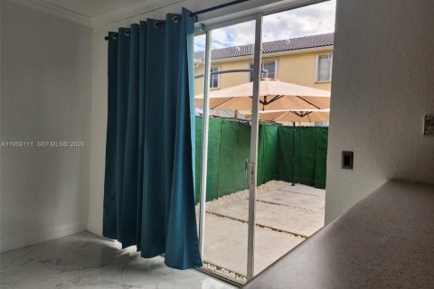 Touwnhouse à louer à Hialeah, Floride: 3 chambres, 128.76 m2 № 2011929 - photo 29