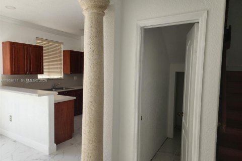 Touwnhouse à louer à Hialeah, Floride: 3 chambres, 128.76 m2 № 2011929 - photo 20