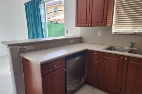 Touwnhouse à louer à Hialeah, Floride: 3 chambres, 128.76 m2 № 2011929 - photo 27