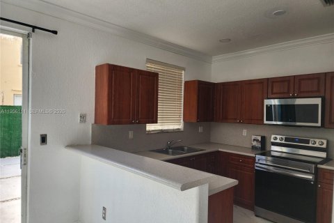 Touwnhouse à louer à Hialeah, Floride: 3 chambres, 128.76 m2 № 2011929 - photo 21