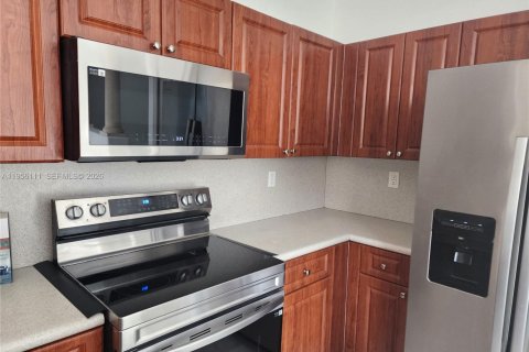 Touwnhouse à louer à Hialeah, Floride: 3 chambres, 128.76 m2 № 2011929 - photo 22