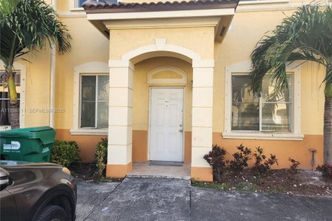 Touwnhouse à louer à Hialeah, Floride: 3 chambres, 128.76 m2 № 2011929 - photo 4