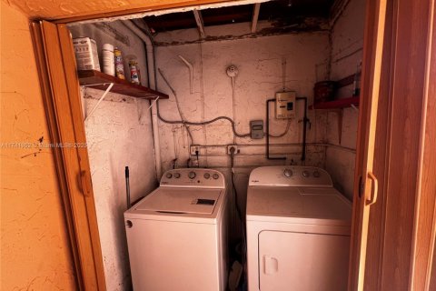 Townhouse in Hialeah, Florida 2 bedrooms, 112.23 sq.m. № 1702269 - photo 3