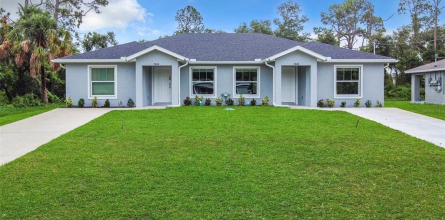 Immobilier commercial à Port Charlotte, Floride 4 chambres, 195.47 m2 № 1910817