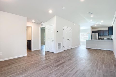 Immobilier commercial à vendre à Port Charlotte, Floride: 4 chambres, 195.47 m2 № 1910817 - photo 2