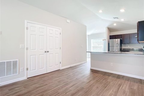 Immobilier commercial à vendre à Port Charlotte, Floride: 4 chambres, 195.47 m2 № 1910817 - photo 5