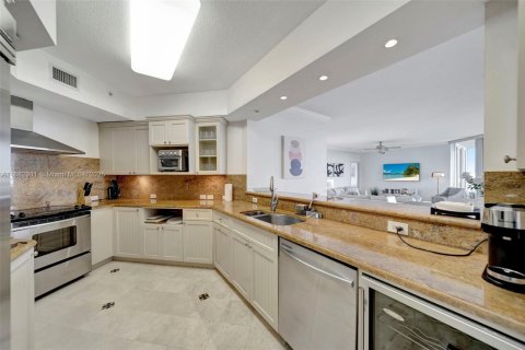 Купить кондоминиум в Холливуд, Флорида 3 спальни, 184.69м2, № 1956725 - фото 2