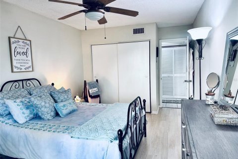 Condo in Clearwater, Florida, 1 bedroom  № 1873326 - photo 17