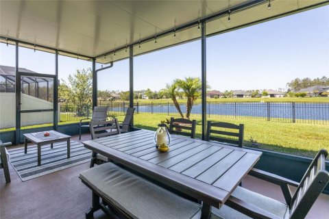 House in Palm Coast, Florida 4 bedrooms, 177.72 sq.m. № 1736434 - photo 15