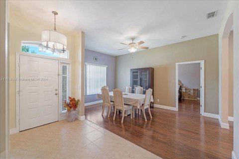 Casa en venta en Lehigh Acres, Florida, 3 dormitorios, 195.56 m2 № 1492899 - foto 6