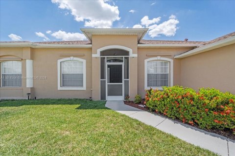 Casa en venta en Lehigh Acres, Florida, 3 dormitorios, 195.56 m2 № 1492899 - foto 4