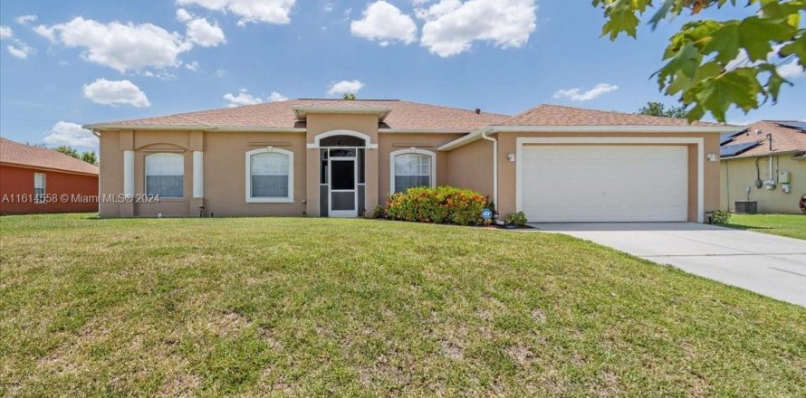 Casa en Lehigh Acres, Florida 3 dormitorios, 195.56 m2 № 1492899
