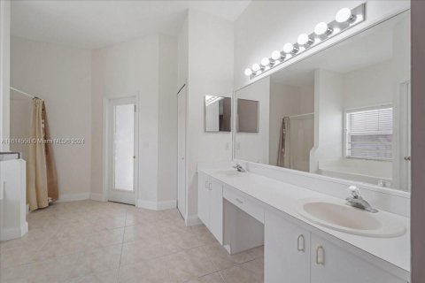 Casa en venta en Lehigh Acres, Florida, 3 dormitorios, 195.56 m2 № 1492899 - foto 21