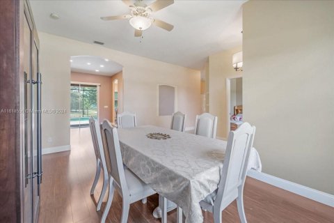 Casa en venta en Lehigh Acres, Florida, 3 dormitorios, 195.56 m2 № 1492899 - foto 10
