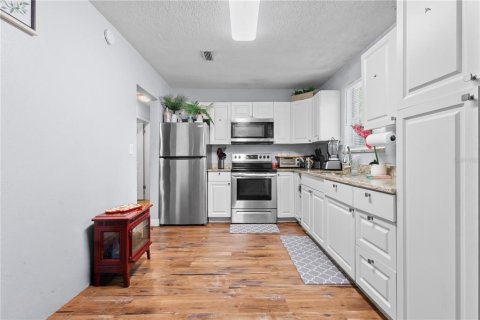 House in Gainesville, Florida 3 bedrooms, 153.47 sq.m. № 2195183 - photo 7