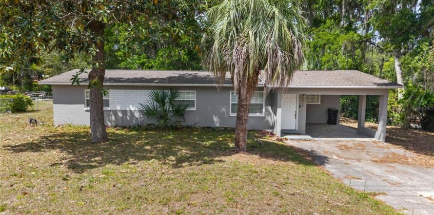 House in Gainesville, Florida 3 bedrooms, 153.47 sq.m. № 2195183