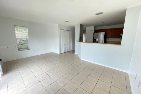 Adosado en alquiler en Miramar, Florida, 3 dormitorios № 2010701 - foto 6