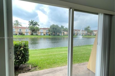 Adosado en alquiler en Miramar, Florida, 3 dormitorios № 2010701 - foto 8