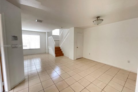 Adosado en alquiler en Miramar, Florida, 3 dormitorios № 2010701 - foto 4