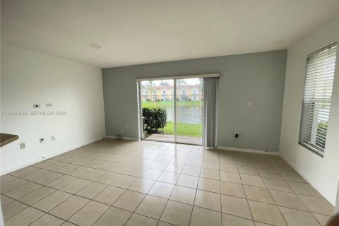 Adosado en alquiler en Miramar, Florida, 3 dormitorios № 2010701 - foto 5