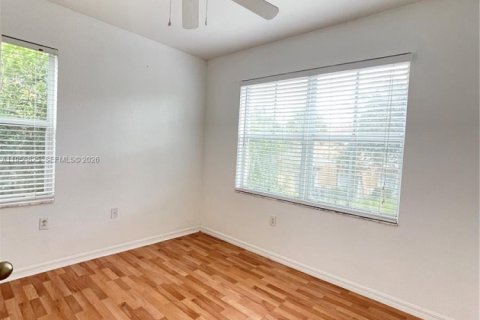 Adosado en alquiler en Miramar, Florida, 3 dormitorios № 2010701 - foto 11