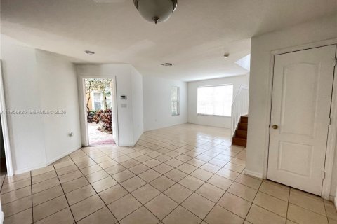 Adosado en alquiler en Miramar, Florida, 3 dormitorios № 2010701 - foto 3