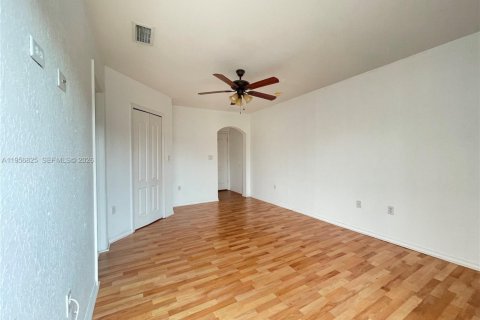 Adosado en alquiler en Miramar, Florida, 3 dormitorios № 2010701 - foto 16