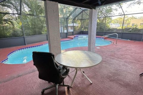 House in Fort Pierce, Florida 2 bedrooms, 102.19 sq.m. № 1007333 - photo 1
