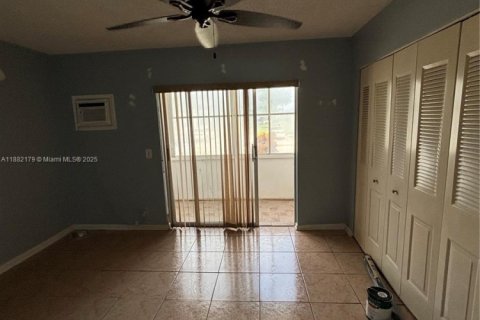 Condo in West Palm Beach, Florida, 1 bedroom  № 1932550 - photo 8
