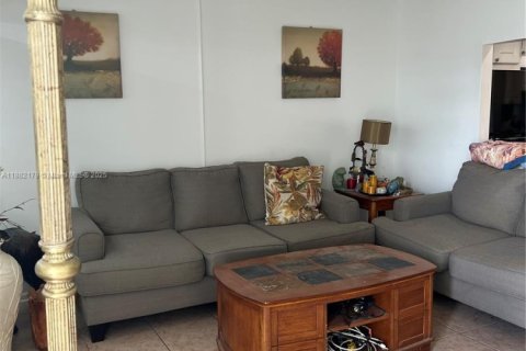 Condo in West Palm Beach, Florida, 1 bedroom  № 1932550 - photo 21