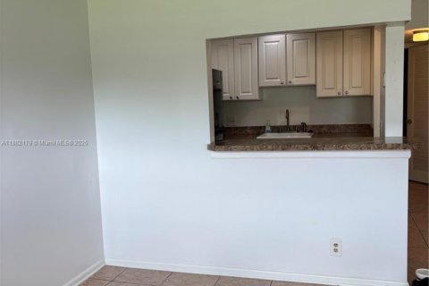 Condo in West Palm Beach, Florida, 1 bedroom  № 1932550 - photo 29