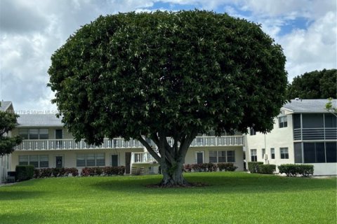 Condo in West Palm Beach, Florida, 1 bedroom  № 1932550 - photo 3