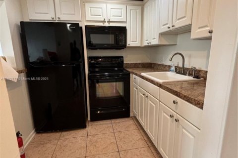 Condo in West Palm Beach, Florida, 1 bedroom  № 1932550 - photo 15