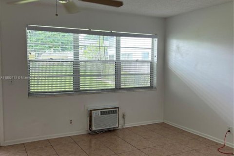 Condo in West Palm Beach, Florida, 1 bedroom  № 1932550 - photo 7