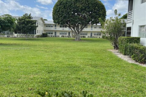 Condo in West Palm Beach, Florida, 1 bedroom  № 1932550 - photo 19