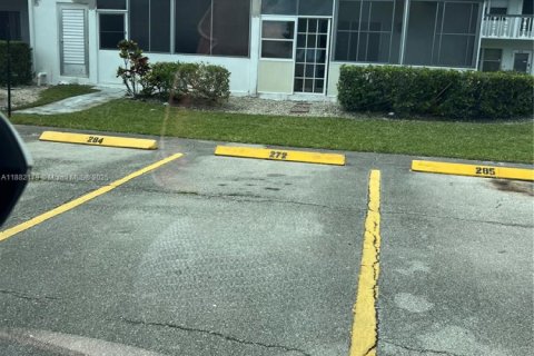 Condo in West Palm Beach, Florida, 1 bedroom  № 1932550 - photo 16