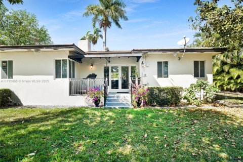 House in Coral Gables, Florida 3 bedrooms № 1693214 - photo 3