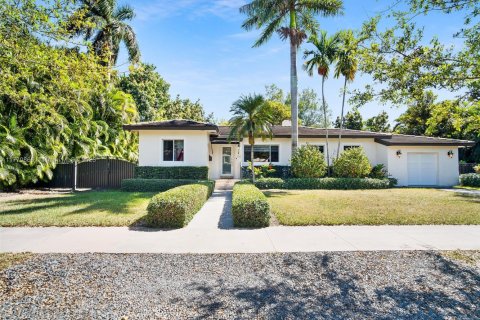 House in Coral Gables, Florida 3 bedrooms № 1693214 - photo 1