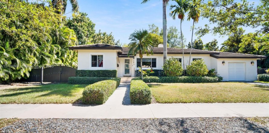House in Coral Gables, Florida 3 bedrooms № 1693214