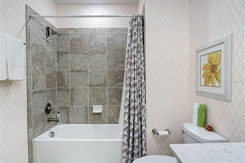 Condo in Venice, Florida, 2 bedrooms  № 2395603 - photo 29
