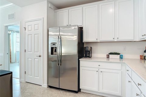 Condo in Venice, Florida, 2 bedrooms  № 2395603 - photo 18