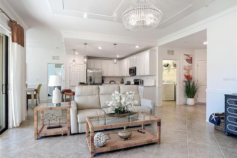 Condo in Venice, Florida, 2 bedrooms  № 2395603 - photo 23