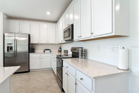 Condo in Venice, Florida, 2 bedrooms  № 2395603 - photo 17