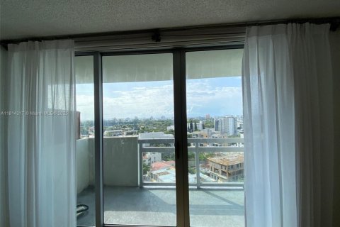 Купить кондоминиум в Майами-Бич, Флорида 1 комната, 67.91м2, № 1763125 - фото 3