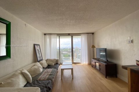 Купить кондоминиум в Майами-Бич, Флорида 1 комната, 67.91м2, № 1763125 - фото 10