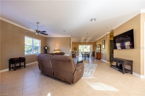 Condo in Fort Myers, Florida, 2 bedrooms  № 1871077 - photo 11