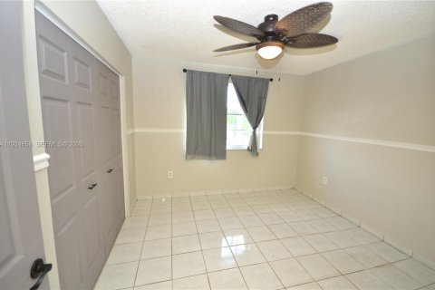 Copropriété à vendre à Hialeah, Floride: 2 chambres, 91.97 m2 № 1992803 - photo 17